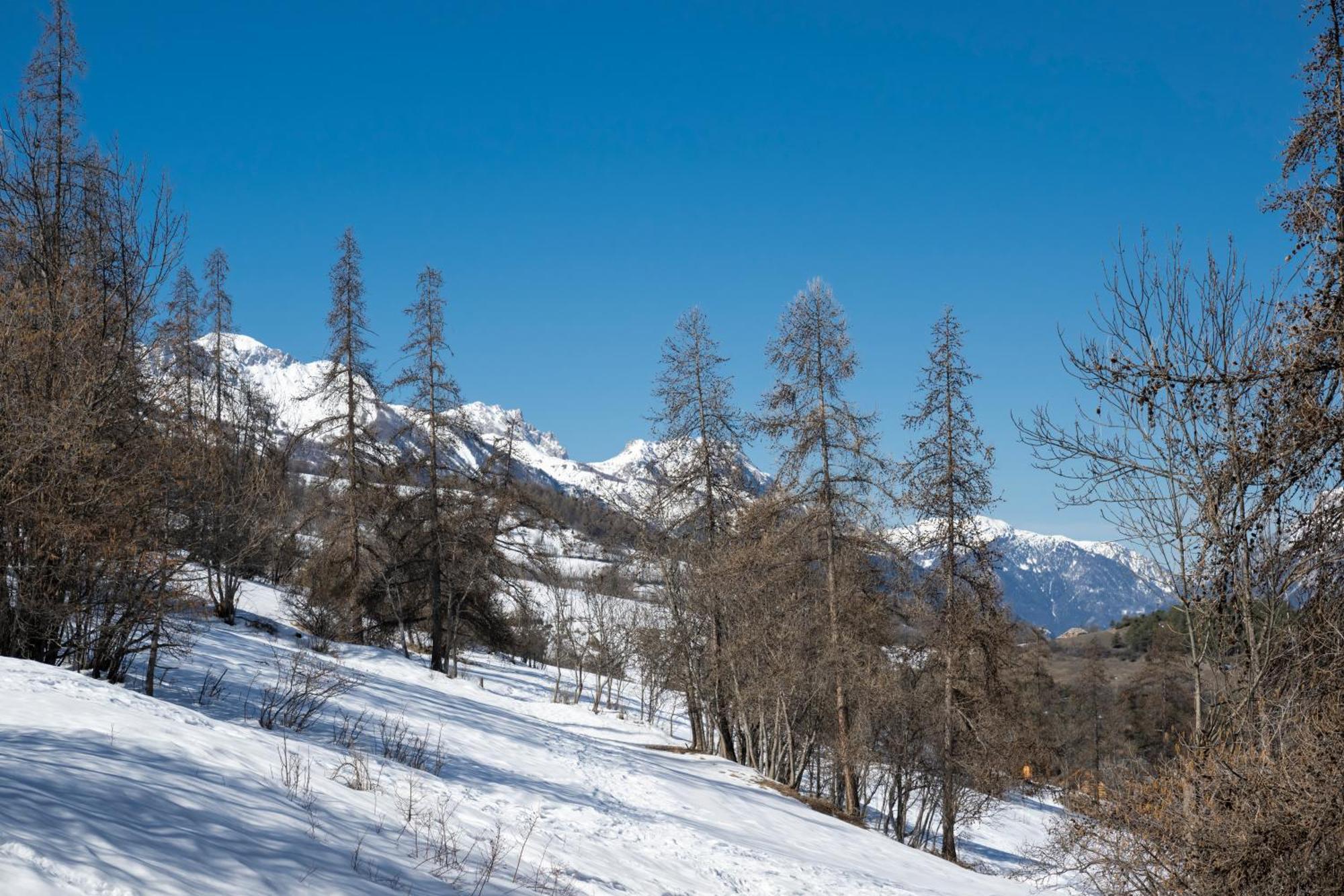 Doux Crepuscule - Au Bord Des Pistes - Parking Enchastrayes